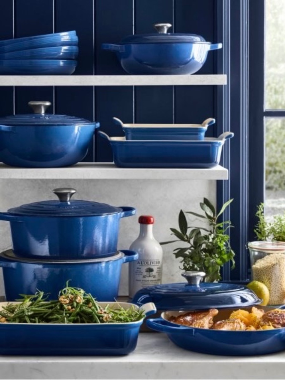 EUC [Le Creuset] BIG Cast Iron Ombré Blue #26 Round Dutch Oven Pot | 5.5 Quart